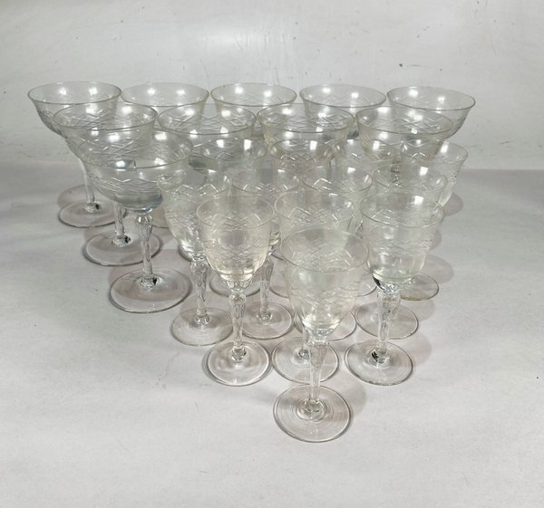Lote de 20 Copas de Cristal Hialino con Diseño Grabado - imagen 1