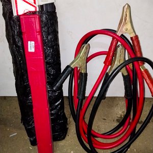 Lote anterior: Juego de Cables de Batería y Triángulos Reflectivos de Seguridad