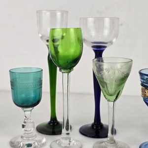 Lote de Copas y Vasos Pequeños con Diseños Turísticos y Decorativos - imagen 4