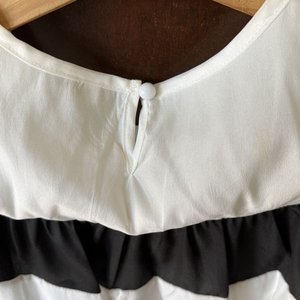 Vestido Infantil Rayas Blancas y Negras con Hombros Descubiertos Talla 140 - imagen 3