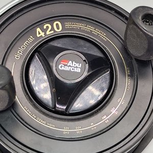 Reel de pesca Abu Garcia Diplomat 420 Made in Japan con línea - imagen 5