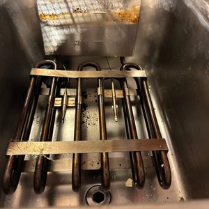 Lote #029 – Fritador eléctrico Flamemax, de mesa,  de un servicio, con estructura de acero inoxidable y canasto - imagen 5
