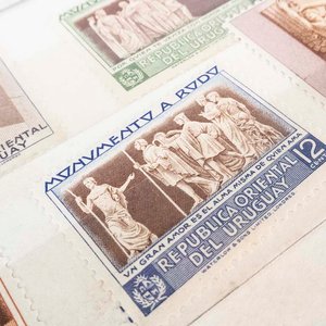 Serie Completa 8 Sellos Uruguay N° 583-590: Monumento a José Enrique Rodó - imagen 2