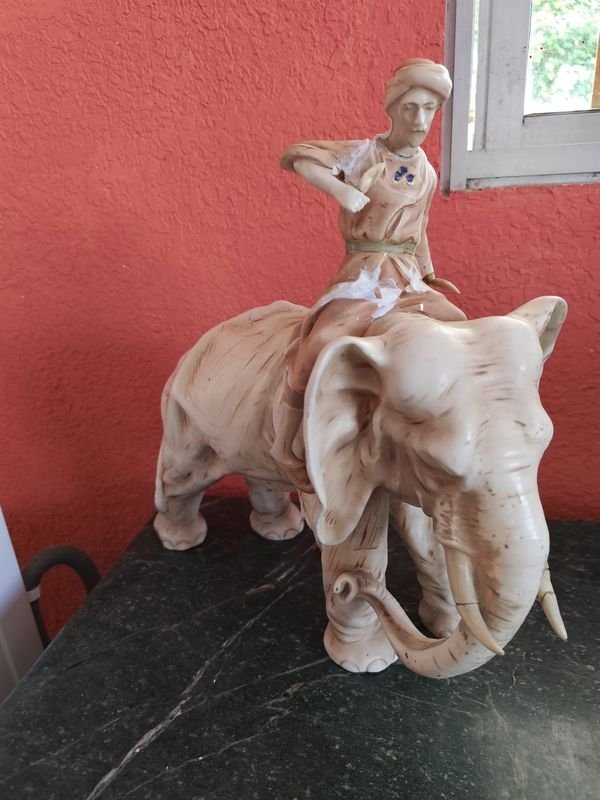 ELEFANTE EN YESO REPARADO MUY BUEN TAMAÑO - imagen 2