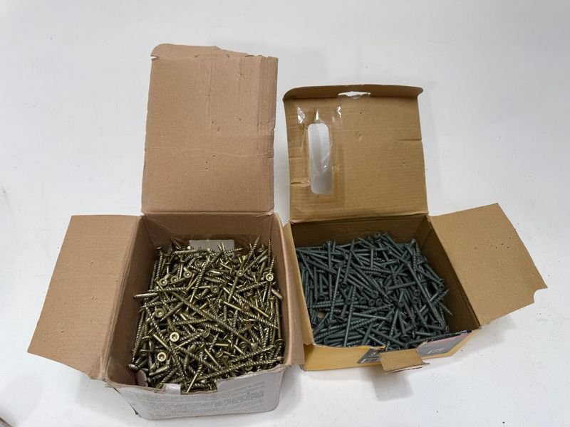 Par de Cajas de Tornillos para Exterior: Bronce y Acabado Cerámico