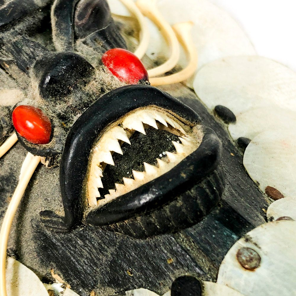 Máscara de personaje africano con dientes - imagen 3