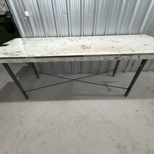 Lote anterior: Mesa de Trabajo Grande con Tapa Blanca y Estructura Metálica