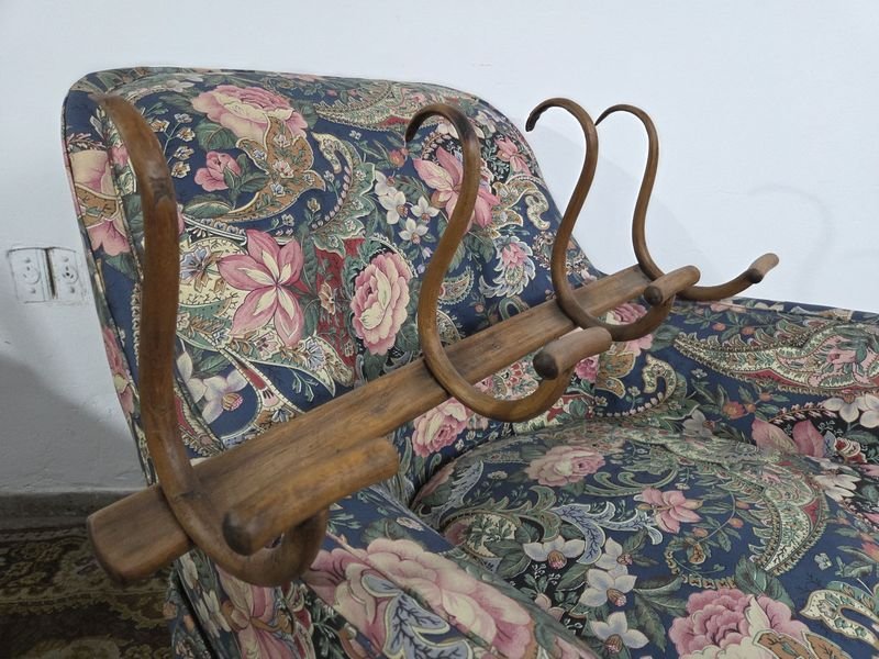 Lote siguiente: Antiguo perchero Thonet de 4 ganchos en madera