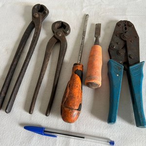 Lote de Tenazas, Destornilladores y Pinza Crimpadora - imagen 2