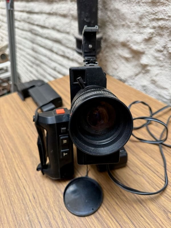 Equipos de fotografía profesionales JVC y Sharp - imagen 3