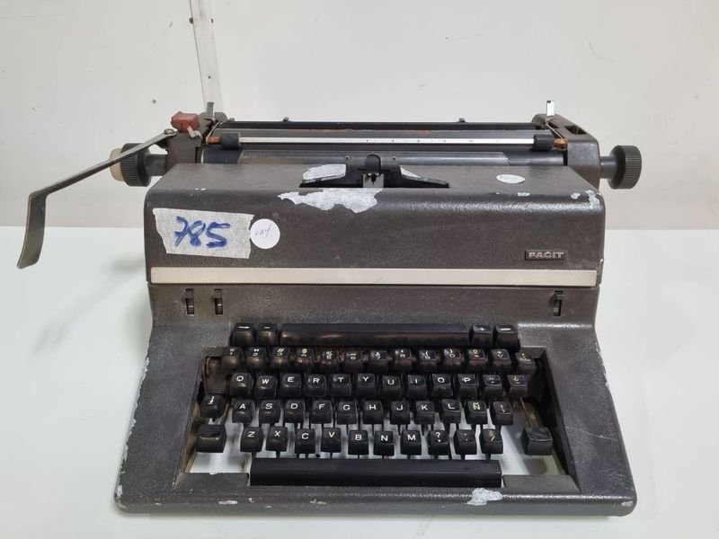 Lote anterior: Maquina De Escribir Funcionando Bien - Typewriter en Buen Estado