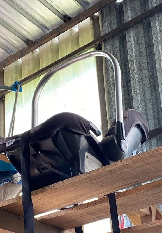 Silla para bebé y carrito de compras - imagen 2