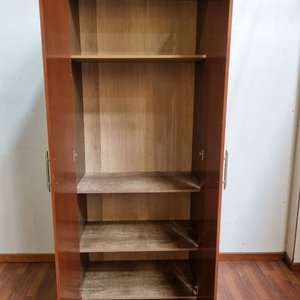 Ropero Castaño con Puertas y Estantes Interiores - imagen 2