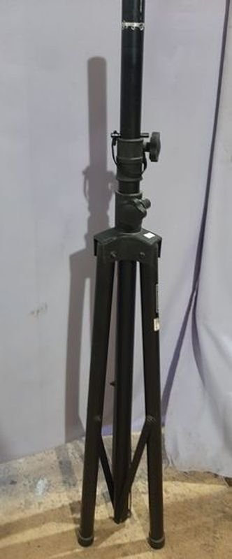 Lote anterior: Pie de parlante LeXXen - Equipo de audio para telescopio