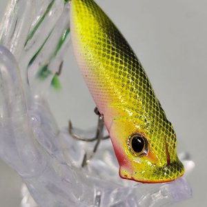 Señuelo de Pesca Popper Verde y Amarillo con 2 Anzuelos Triples - imagen 5