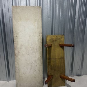 Mesa Baja con Tapa de Mármol y Base Torneada - imagen 3