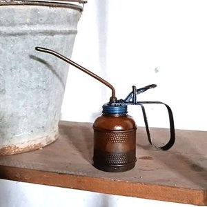 Balde Antiguo de Chapa, Tetera de Aluminio y Aceitera - imagen 3