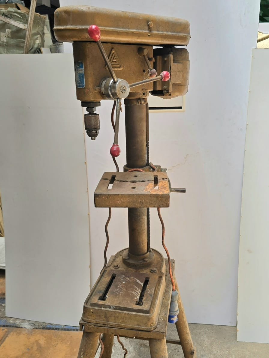 Item lote-64-taladro-de-mesa-monofasico - Image 3