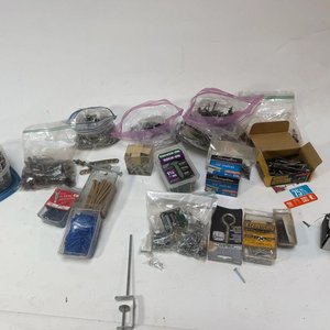 Lote siguiente: Lote de Tornillos, Tarugos y Elementos de Fijación Varios