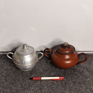 Dos Azucareros Antiguos: Esmaltado y Aluminio con Tapas - imagen 4