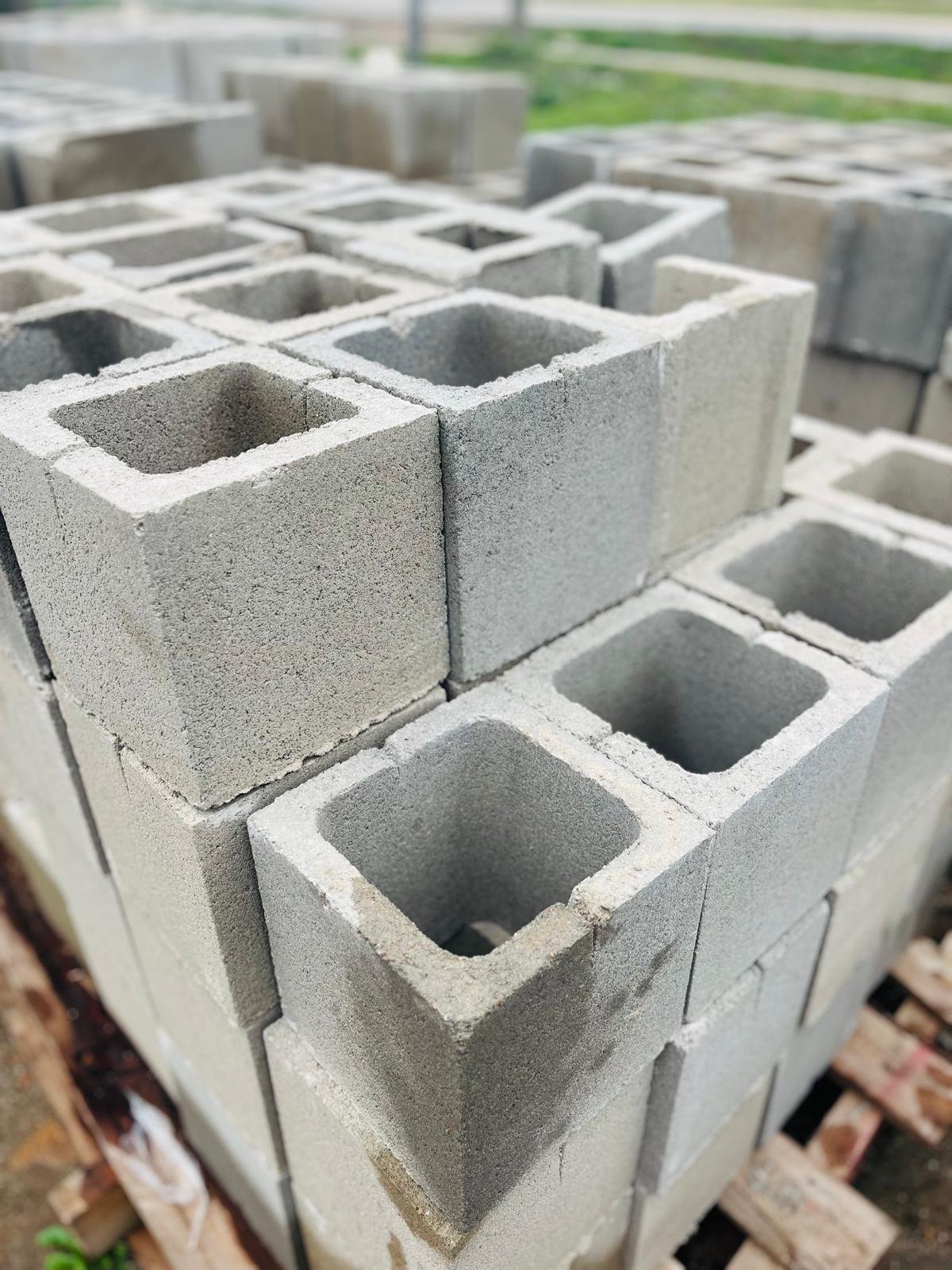 Lote de 72 Bloques de Construcción de Concreto