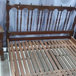 Cama de 2 Plazas con 2 Mesas de Luz de Madera - imagen 2