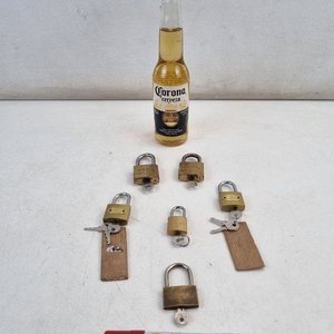 Conjunto de 6 Candados Metálicos con Llaves - Varias Marcas y Tamaños - imagen 2
