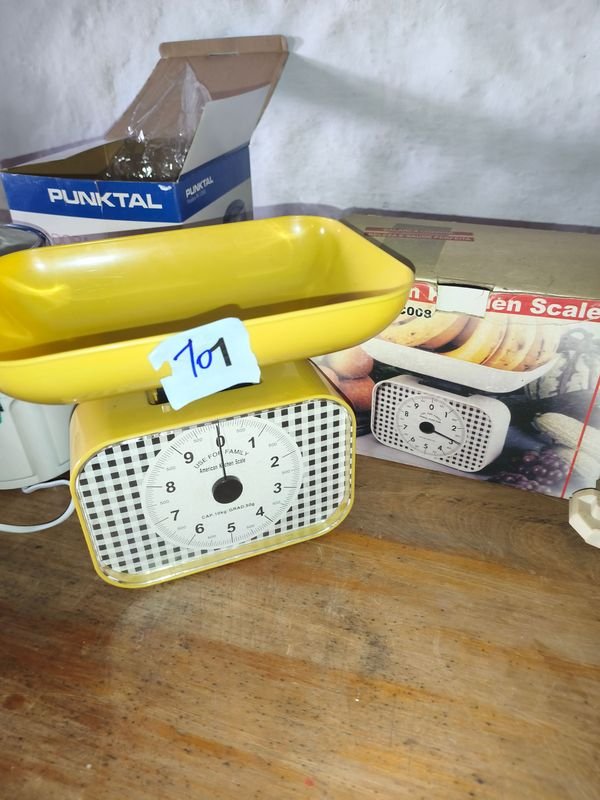 Balanza de Cocina Braun y Rayadora Rebanadora Eléctrica