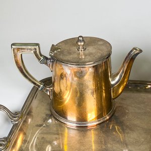 Juego para té y café en metal Christofle, de superficie lisa, compuesto por cuatro piezas - imagen 4