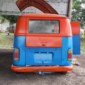 Foodtruck Volkswagen Kombi Azul y Naranja con Caja de Acero Inoxidable - imagen 8