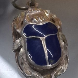 Escarabajo Antiguo de Plata con Esmalte Azul - imagen 3