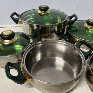 Set de Ollas y Sartén de Acero Inoxidable con Tapas Verdes - imagen 4