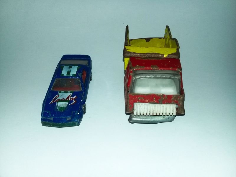 Juguetes de plástico de coches y camiones - imagen 4