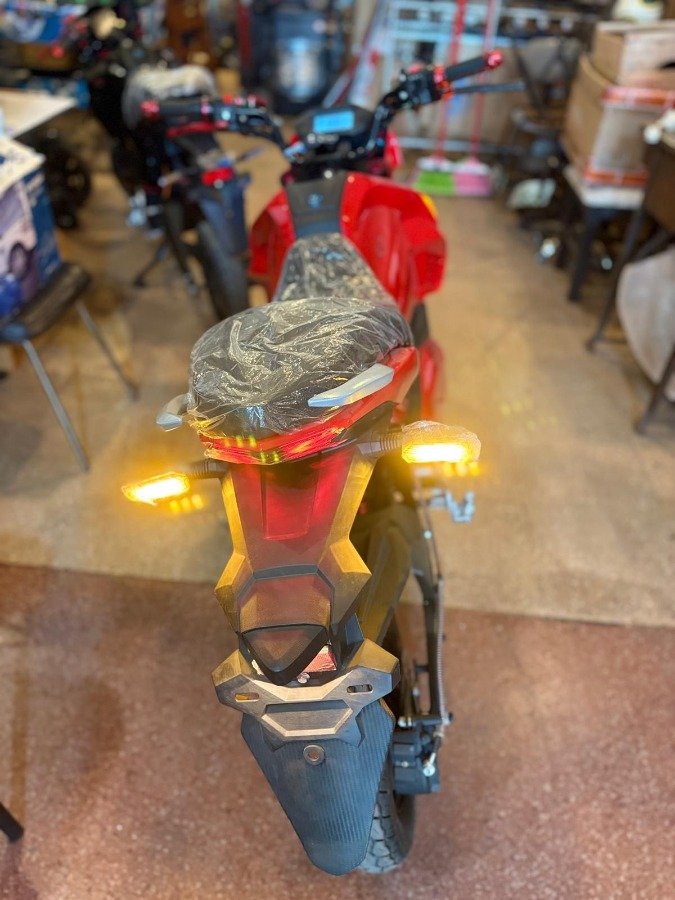 Moto Eléctrica Deportiva Roja
