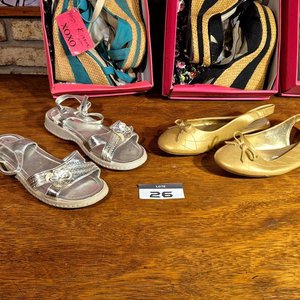Lote de 6 Calzados: Sandalias de Plataforma y Zapatos Infantiles - imagen 6