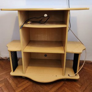 Lote anterior: Rack de Madera con Porta CD y Tres Estantes