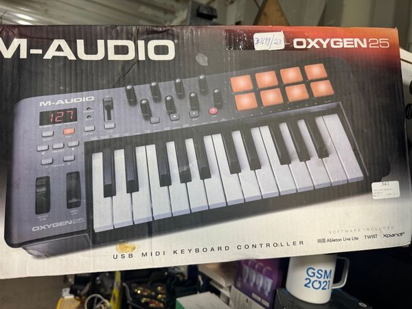 Controlador MIDI M-Audio Oxygen 25 Negro Nuevo en Caja - imagen 1