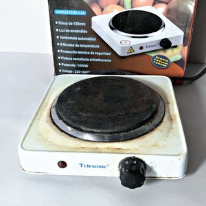 Videocasetera JVC, Cocinilla Eléctrica Telesonic y Plancha Cuori con Caja - imagen 4