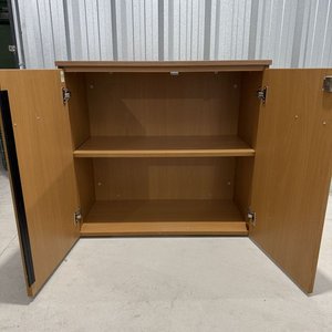 Mueble Bajo de Oficina con Dos Puertas y Estante Regulable - imagen 4