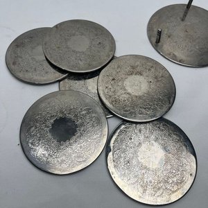 Set de 6 Posavasos de Platina Cincelada con Soporte - imagen 3