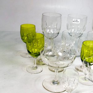 Juego de 19 Copas de Cristal de Diferentes Tamaños y Colores - imagen 4