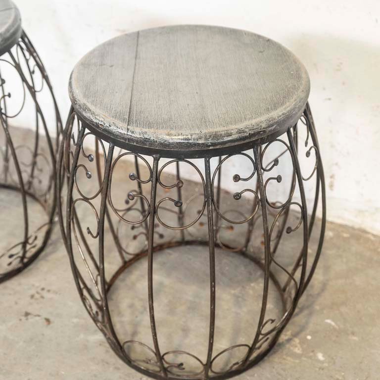 Taburetes rústicos con forma de barril - imagen 2