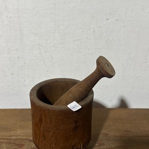 Lote siguiente: Mortero de Madera con Pistilo