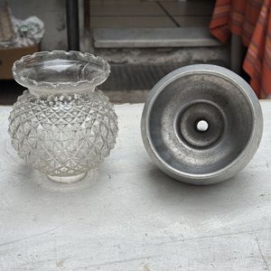 Embudo de Aluminio y Plafón de Vidrio Tallado - imagen 3