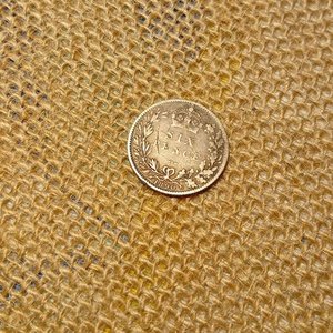 Moneda de Plata Seis Peniques Año 1890 - imagen 2