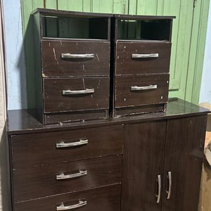 Lote anterior: Juego de Cajoneras y Mesa de Luz