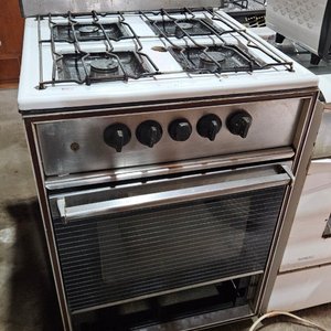 Cocina a gas. Esmaltada de las de antes. - imagen 3