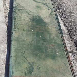 Lote siguiente: Hoja de Portón de Hierro y Chapa con Vidrio Angosto