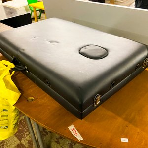Lote siguiente: Mesa de Masajes Portátil Negra Plegable