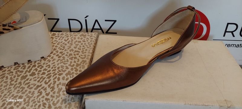 Calzado de Talla 37-38 en Excelente Condición - imagen 4